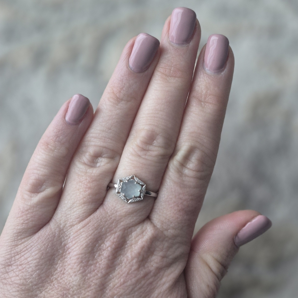 Stunning Silver Ring with Hexagon Gemstone